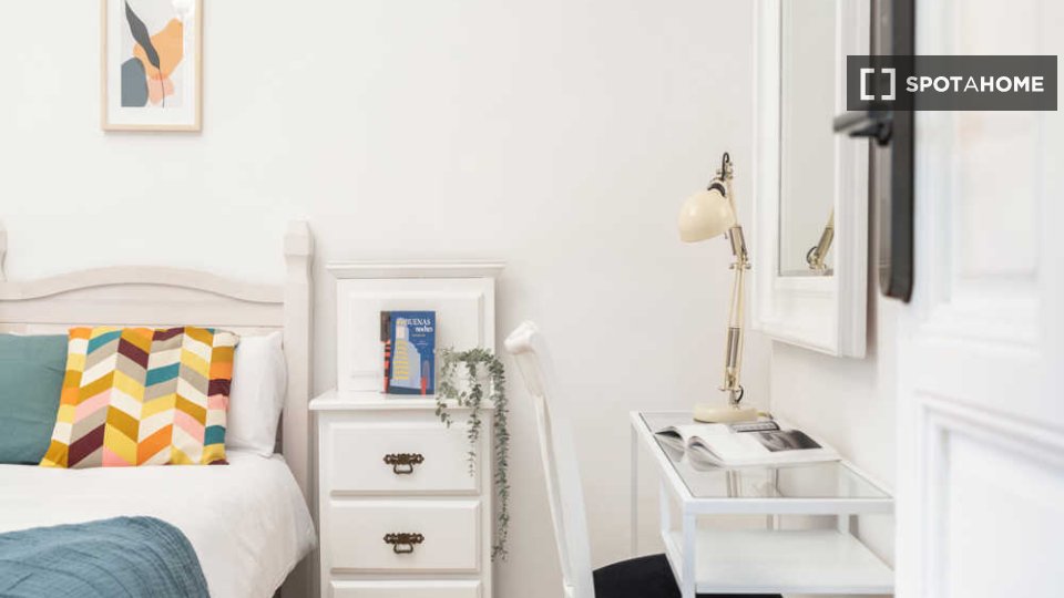 Double room Madrid, 7 beds — photo 46