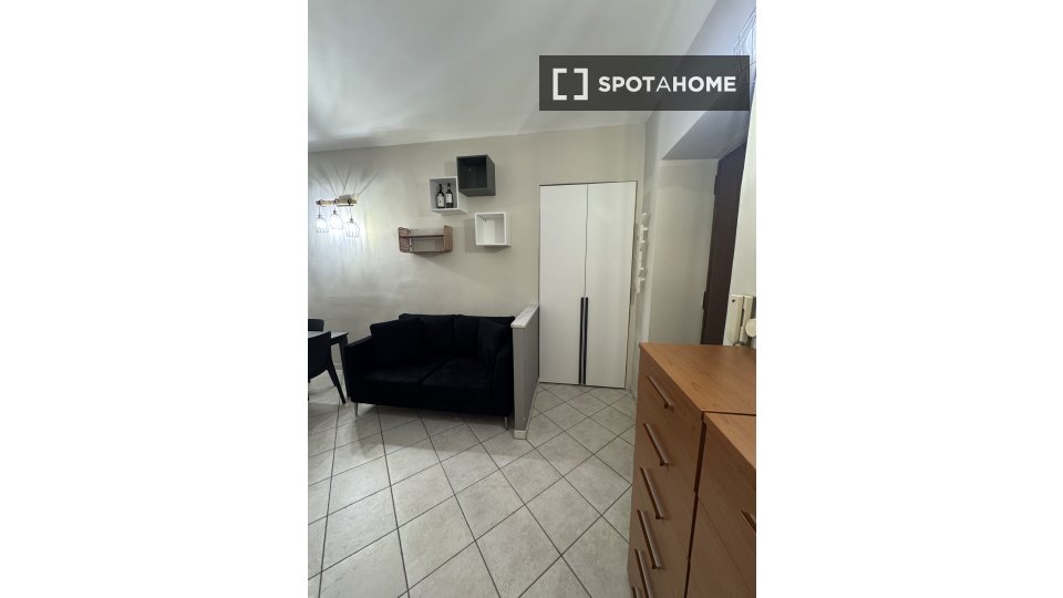 Apartment Turin, 1 bed, 49m² — photo 2
