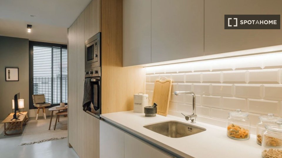 Apartment Lisbon, 2 beds — photo 16