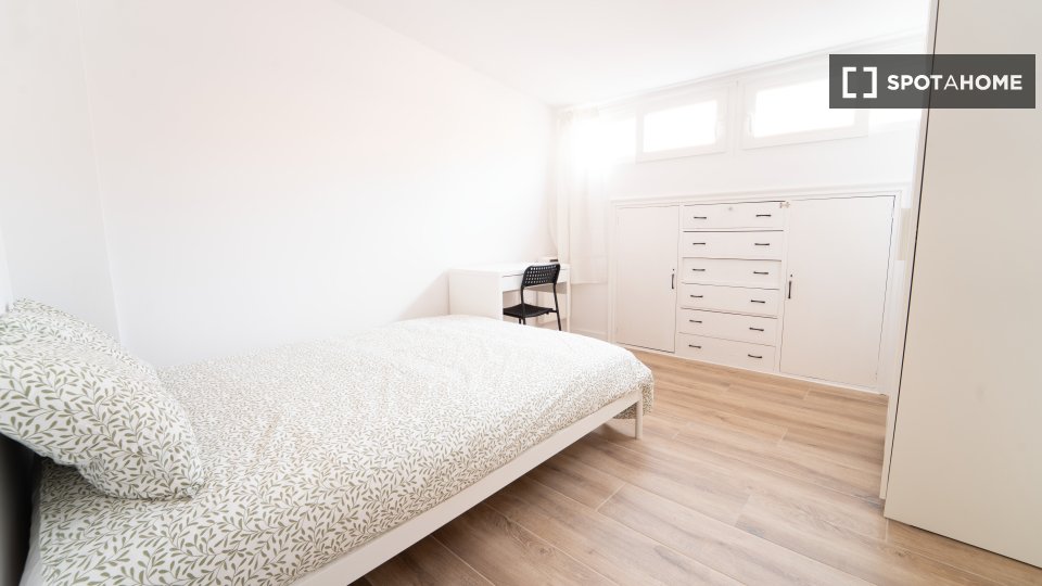 Double room Madrid, 5 beds — photo 7