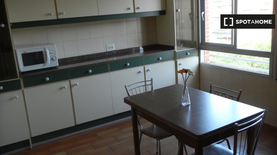 Double room Valencia, 3 beds, 115m² — photo 11