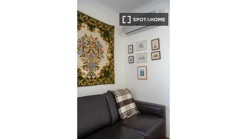 Apartment Lisbon, 1 bed — photo 13