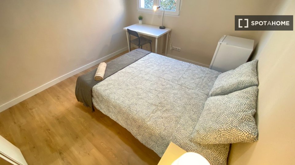 Double room Madrid, 5 beds — photo 6