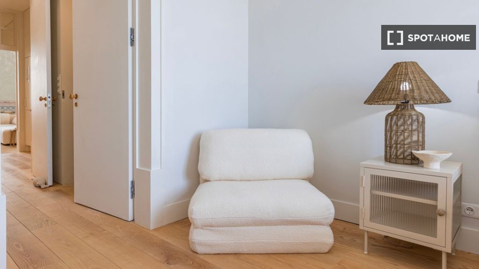 Apartment Lisbon, 2 beds — photo 15