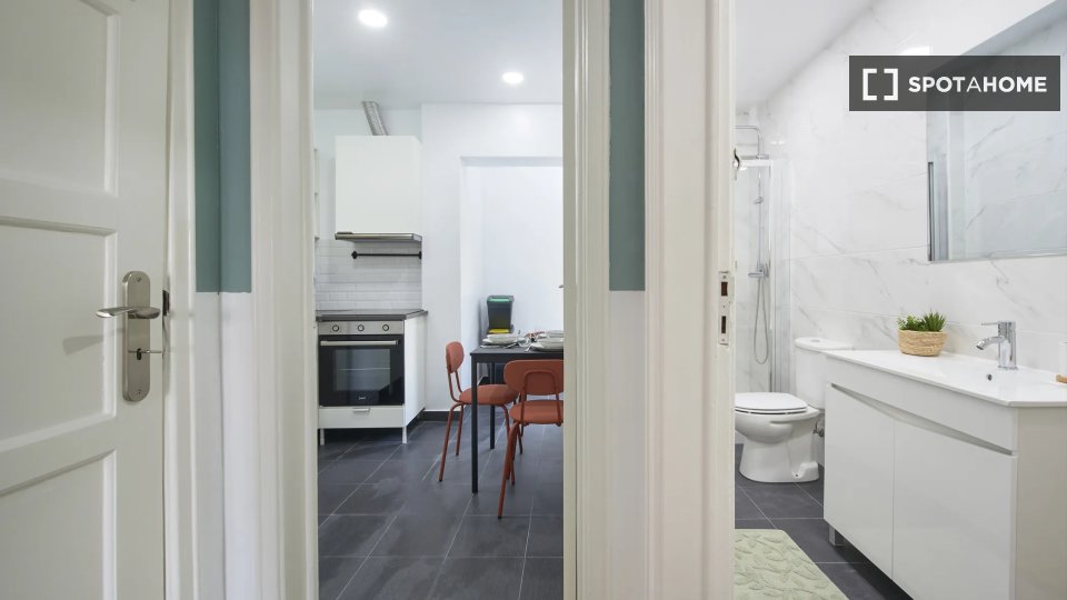 Double room Lisbon, 4 beds — photo 7