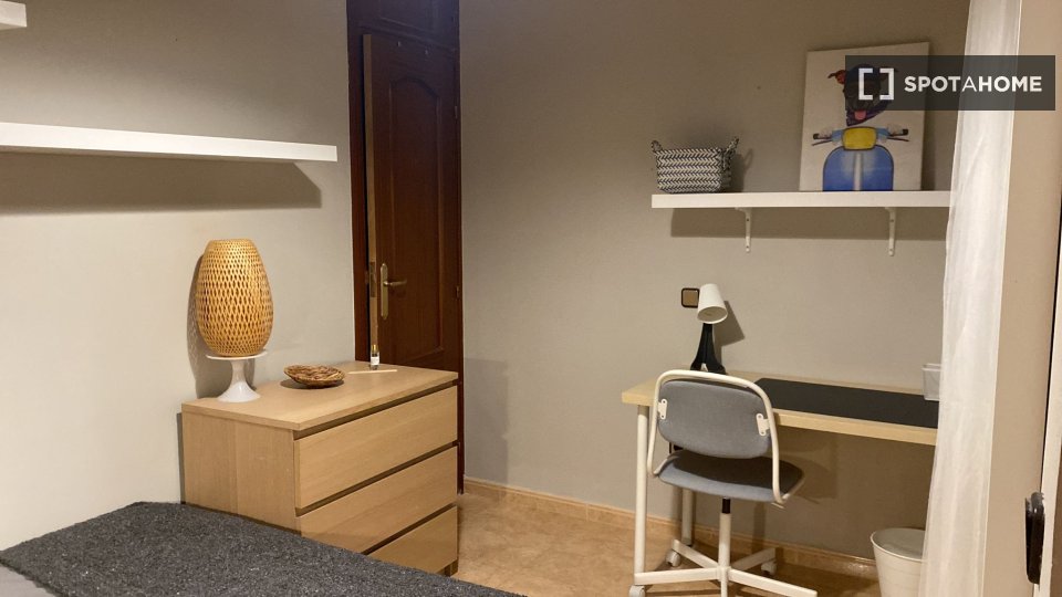 Double room Madrid, 4 beds — photo 12