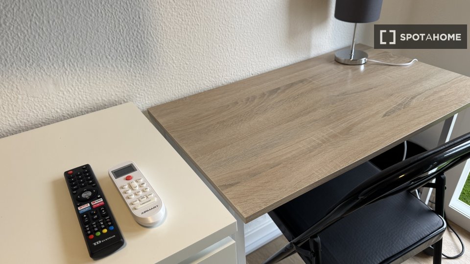 Double room Madrid, 4 beds, 65m² — photo 17