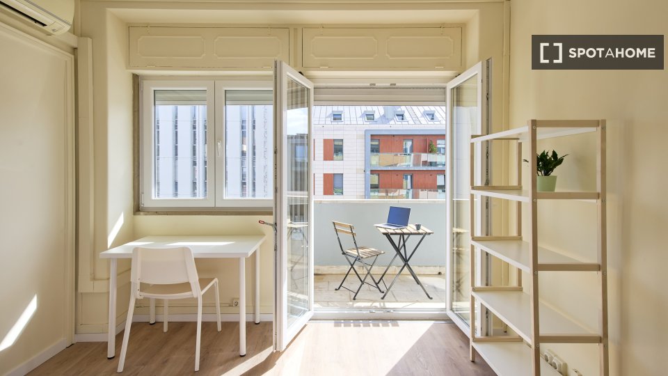 Double room Lisbon, 9 beds, 160m² — photo 36