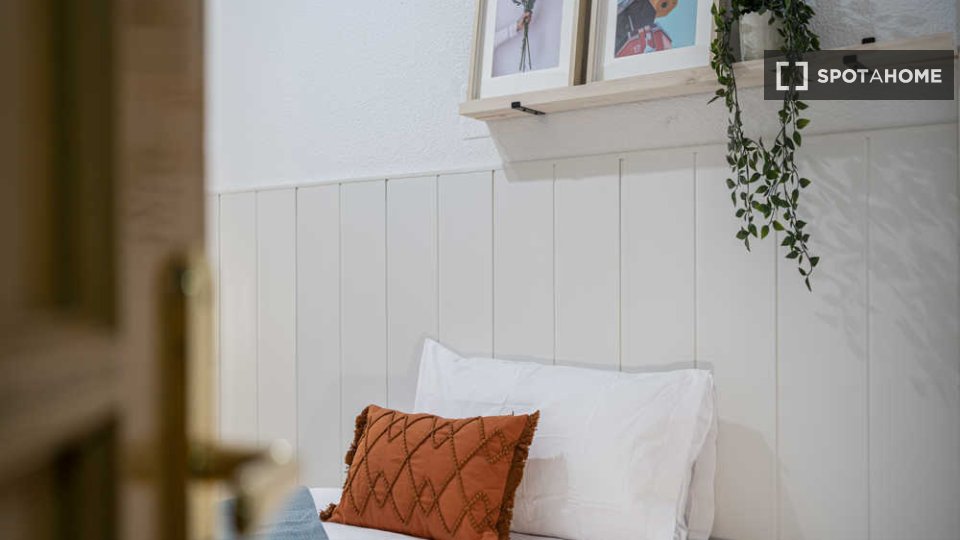 Double room Madrid, 25 beds — photo 69