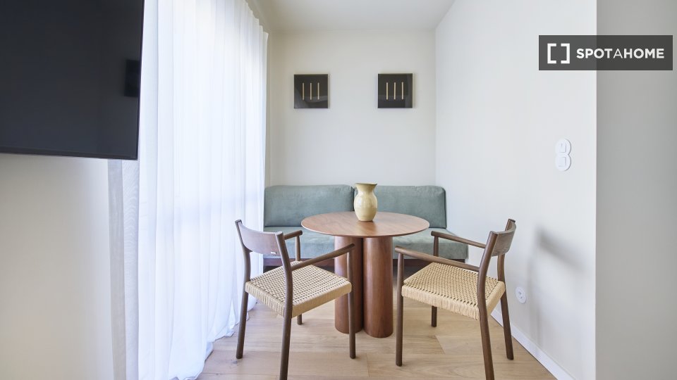 Apartment Lisbon, 1 bed — photo 9