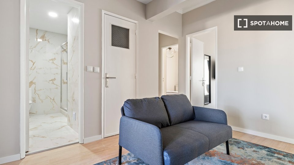 Double room Lisbon, 6 beds — photo 7