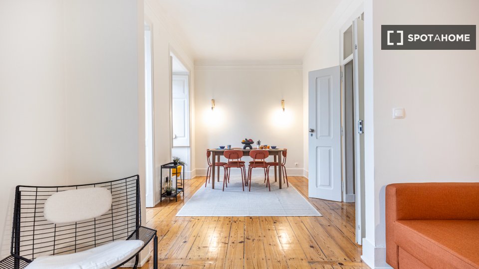 Double room Lisbon, 3 beds — photo 2