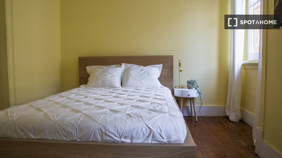 Double room Lisbon, 4 beds — photo 11