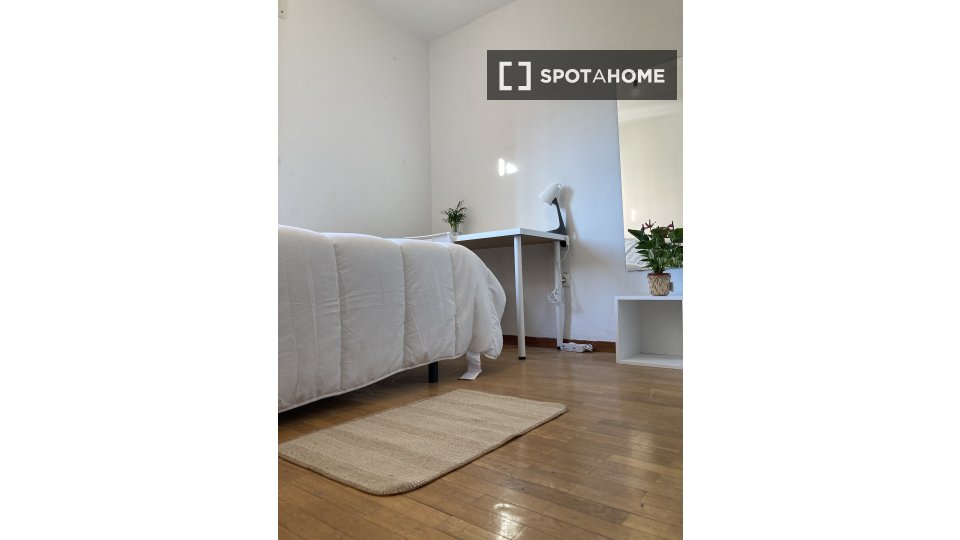 Double room Madrid, 4 beds, 70m² — photo 3