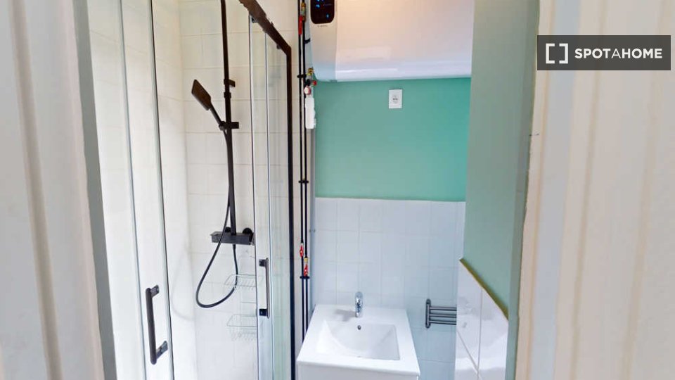 Double room Paris, 3 beds, 50m² — photo 2