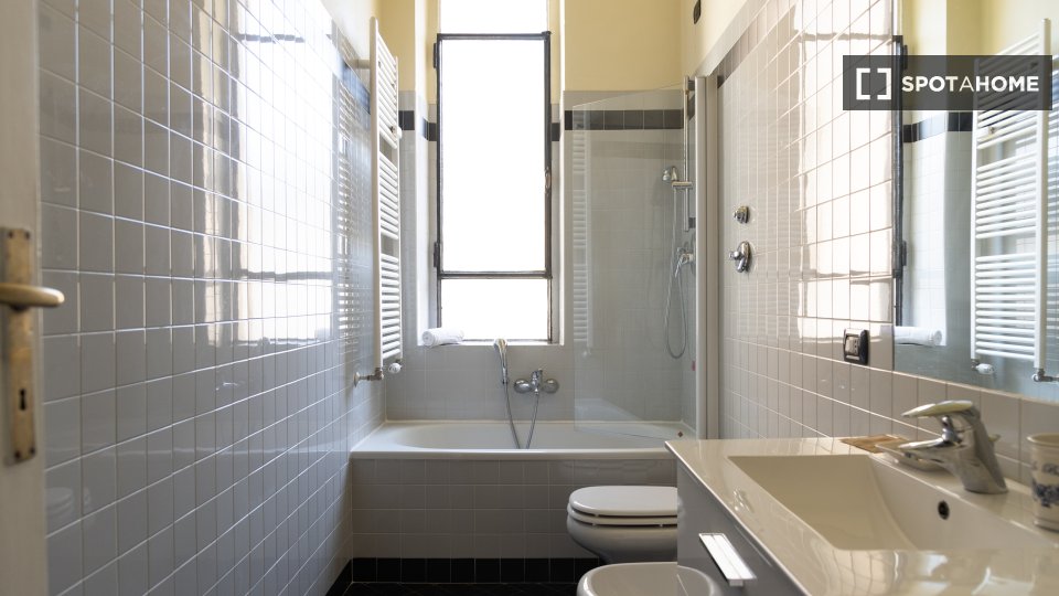 Apartment Milan, 2 beds, 65m² — photo 4