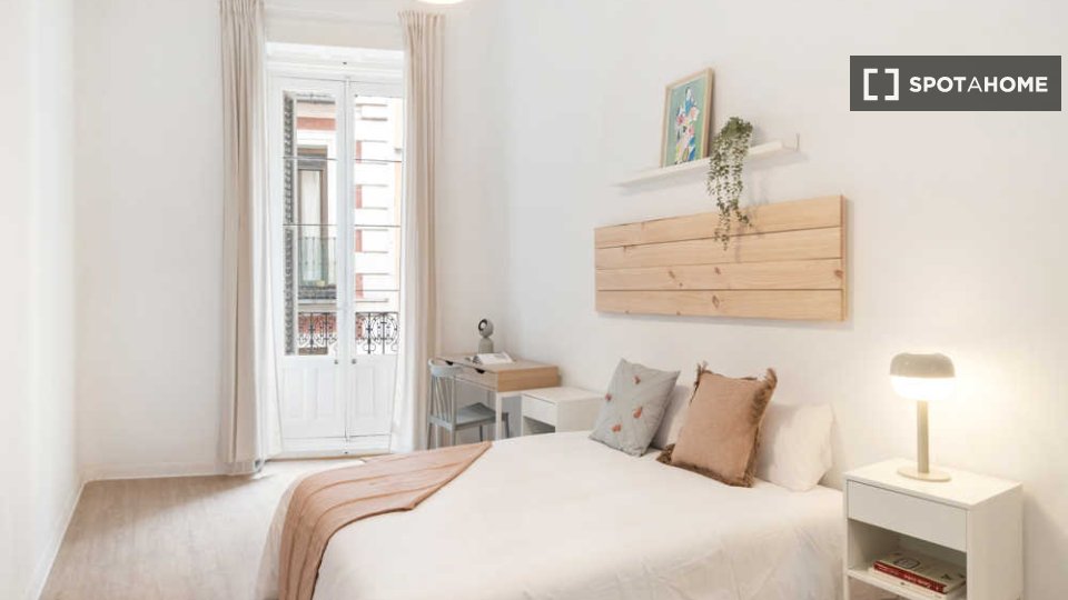 Double room Madrid, 7 beds — photo 29