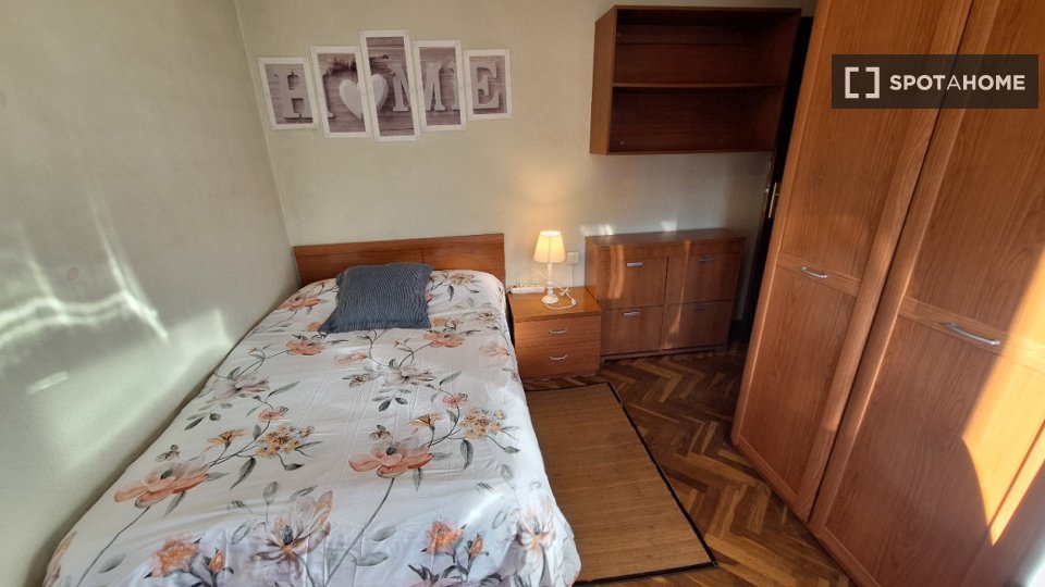 Double room Salamanca, 5 beds — photo 24