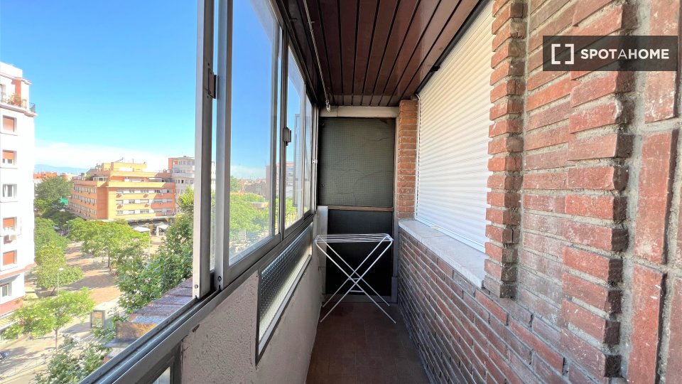 Double room Madrid, 5 beds, 95m² — photo 1