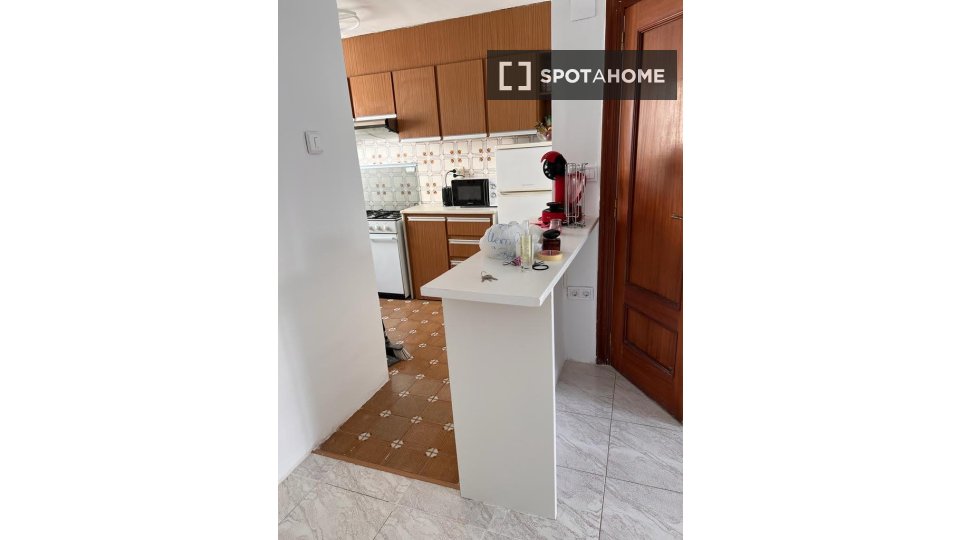 Double room Valencia, 3 beds, 85m² — photo 16