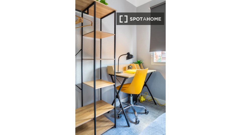 Double room Madrid, 6 beds, 67m² — photo 7