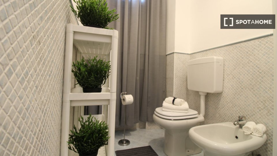 Double room Brescia, 3 beds — photo 9