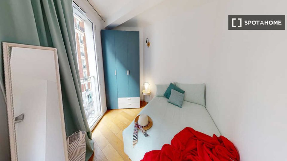 Double room Paris, 6 beds, 110m² — photo 1
