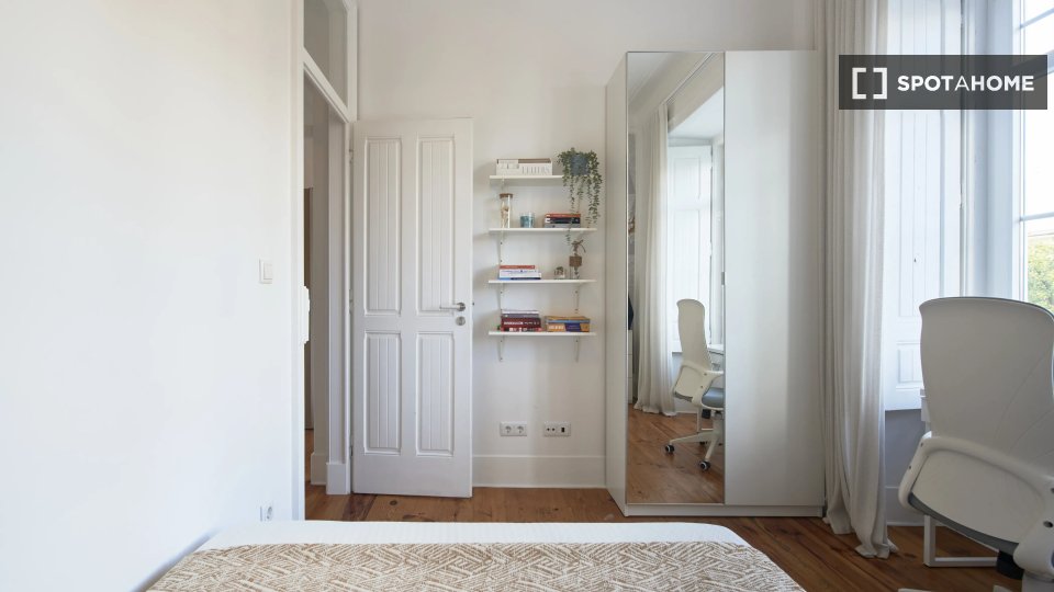 Double room Lisbon, 7 beds — photo 13