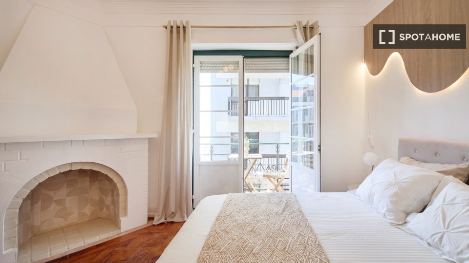 Double room Lisbon, 4 beds — photo 14
