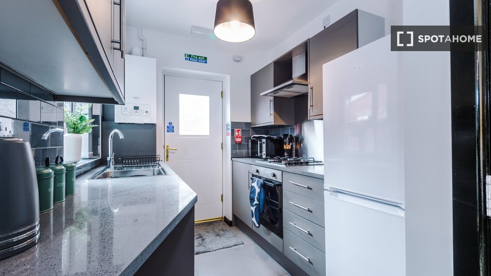 Apartment Manchester, 4 beds, 80m² — photo 6