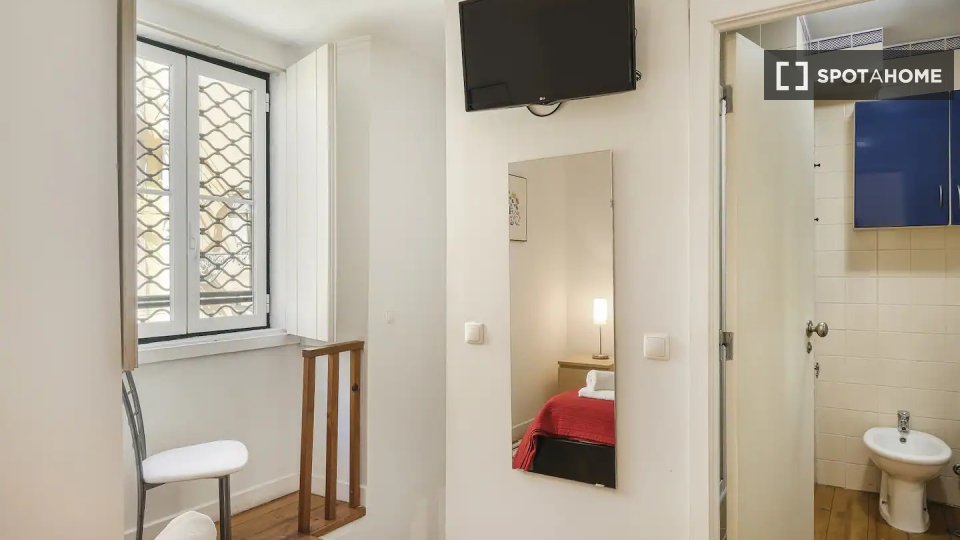 Apartment Lisbon, 1 bed — photo 12