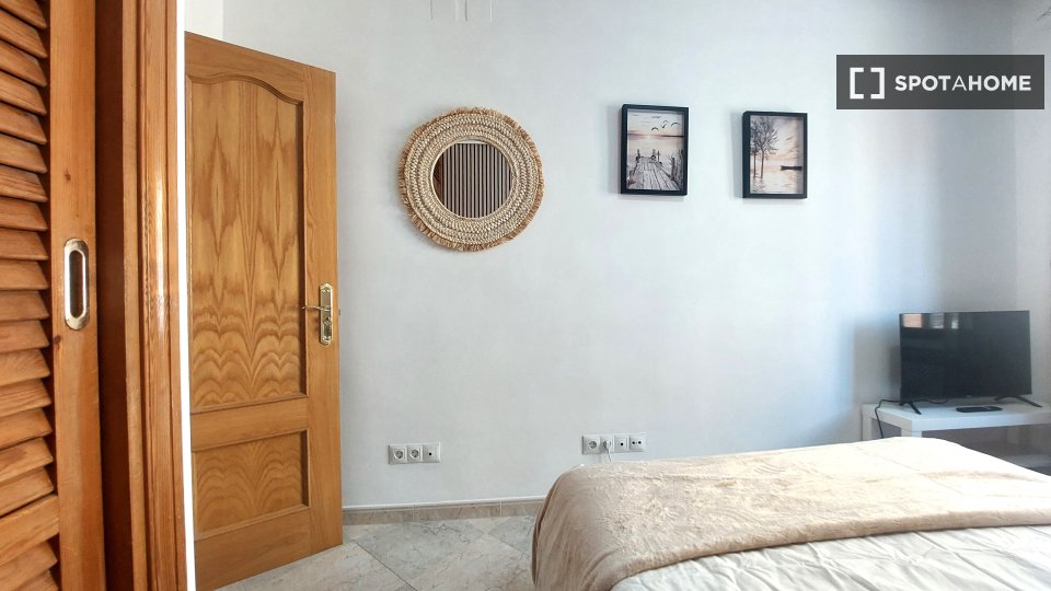 Double room Madrid, 4 beds, 95m² — photo 22