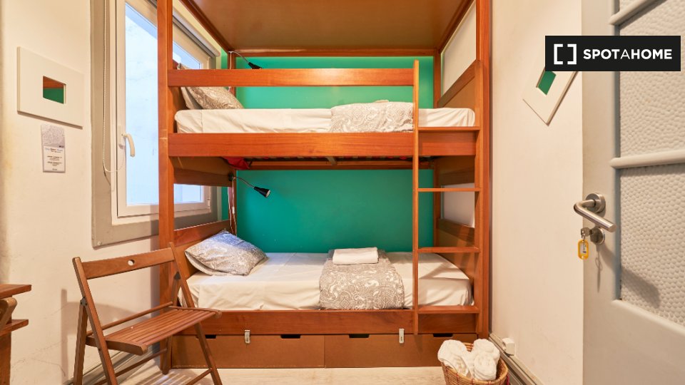 Double room Lisbon, 11 beds — photo 1