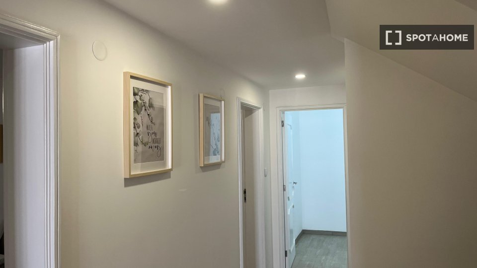 Double room Porto, 3 beds, 85m² — photo 4