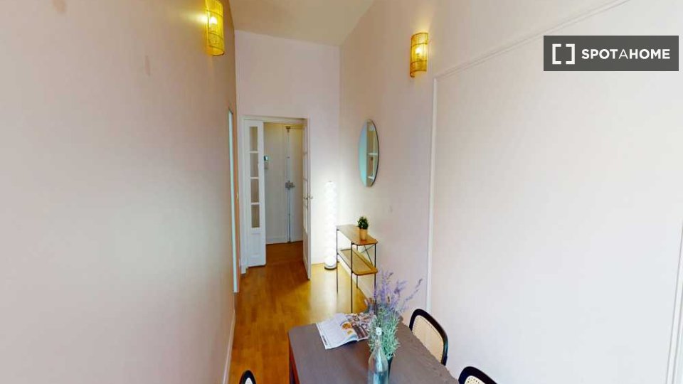 Double room Paris, 5 beds, 110m² — photo 6