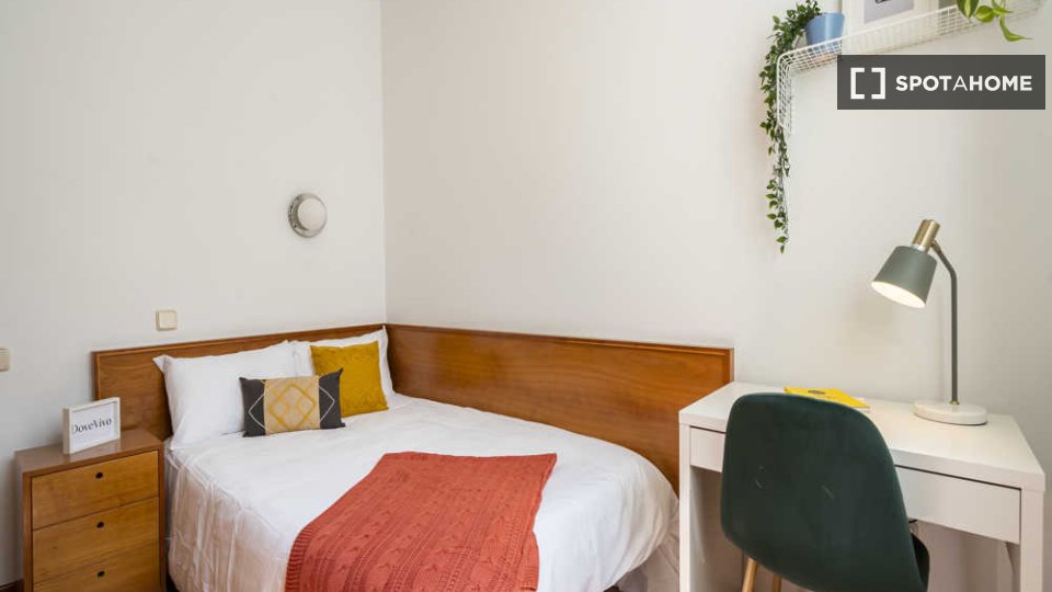 Double room Madrid, 12 beds — photo 57