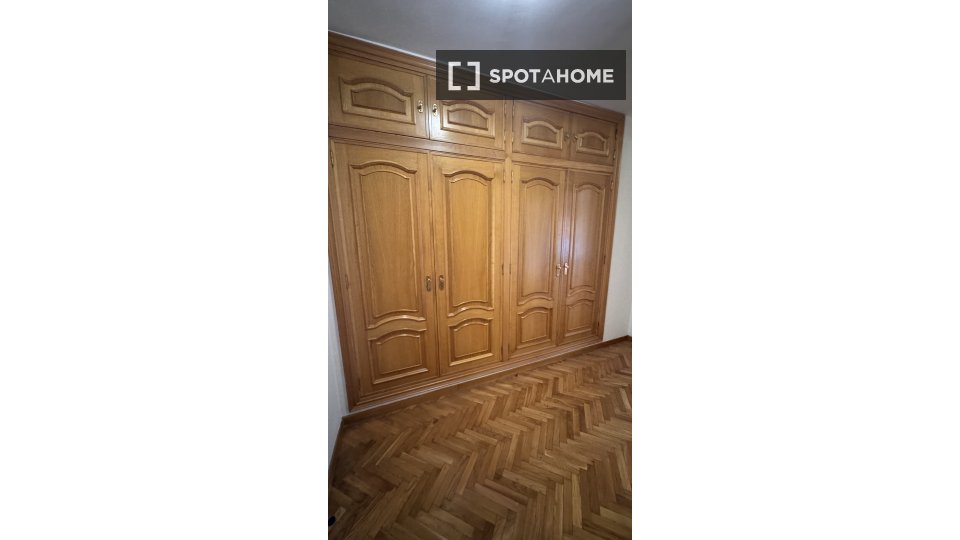 Double room Valencia, 5 beds, 240m² — photo 9