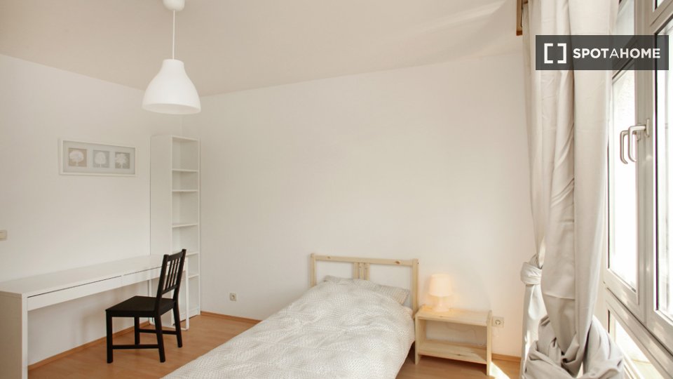 Double room Berlin, 4 beds, 81m² — photo 8