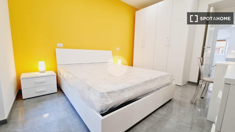 Double room Rome, 3 beds, 86m² — photo 11
