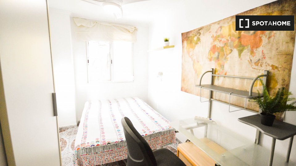Double room Valencia, 4 beds, 95m² — photo 1