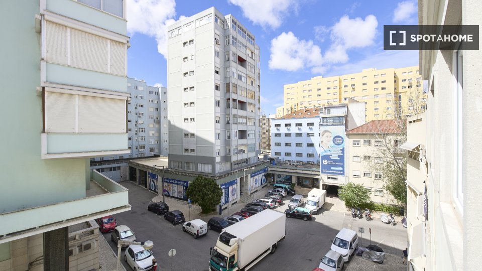 Double room Lisbon, 6 beds — photo 19
