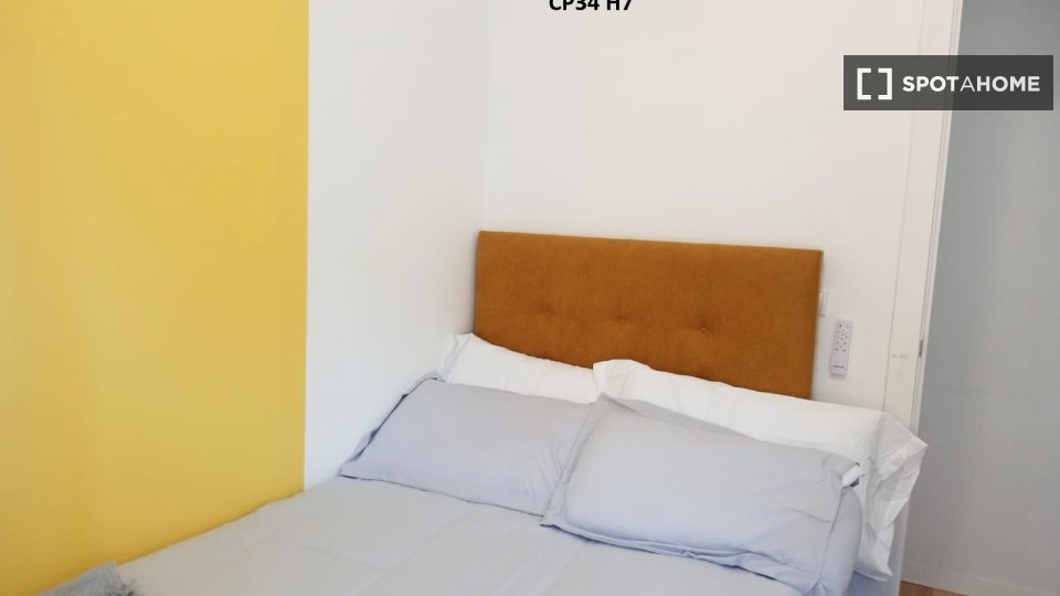 Double room Madrid, 8 beds — photo 20