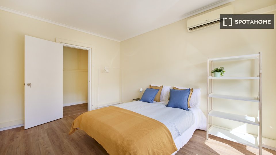 Double room Lisbon, 9 beds, 160m² — photo 18