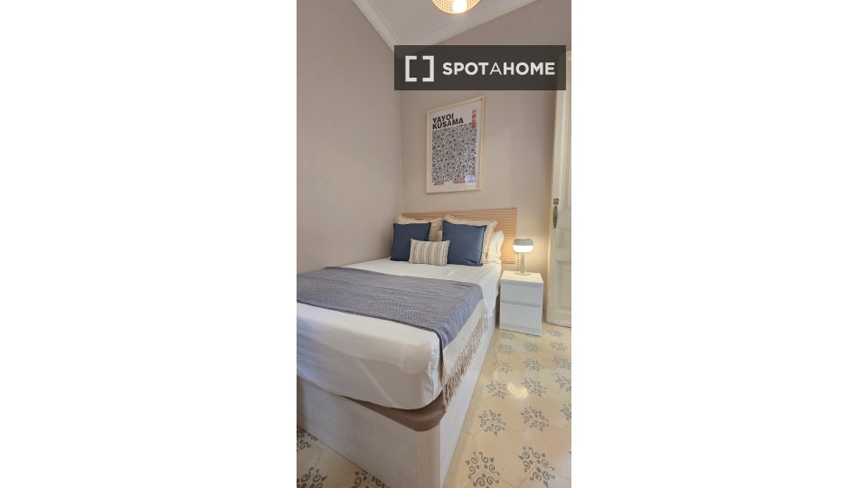 Double room Barcelona, 7 beds, 210m² — photo 17