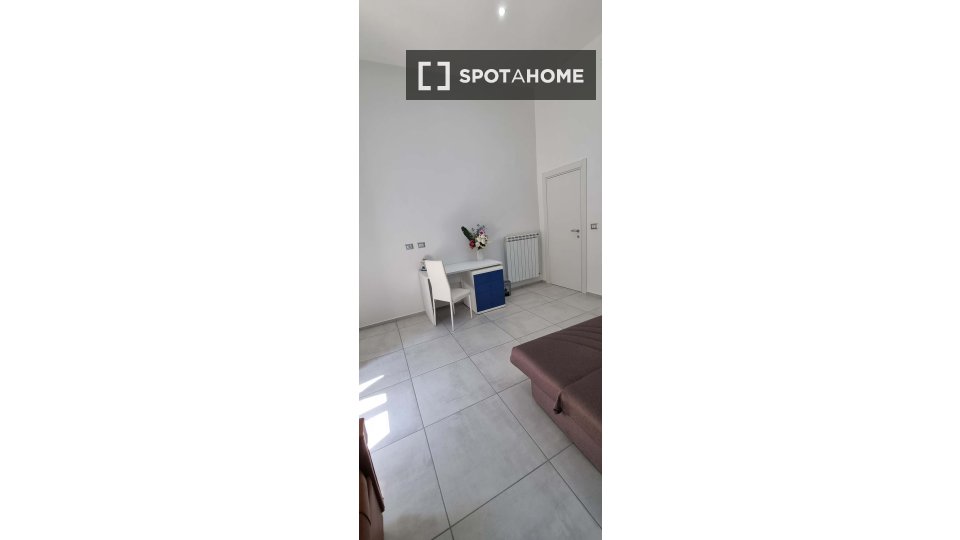 Double room Naples, 1 bed — photo 18
