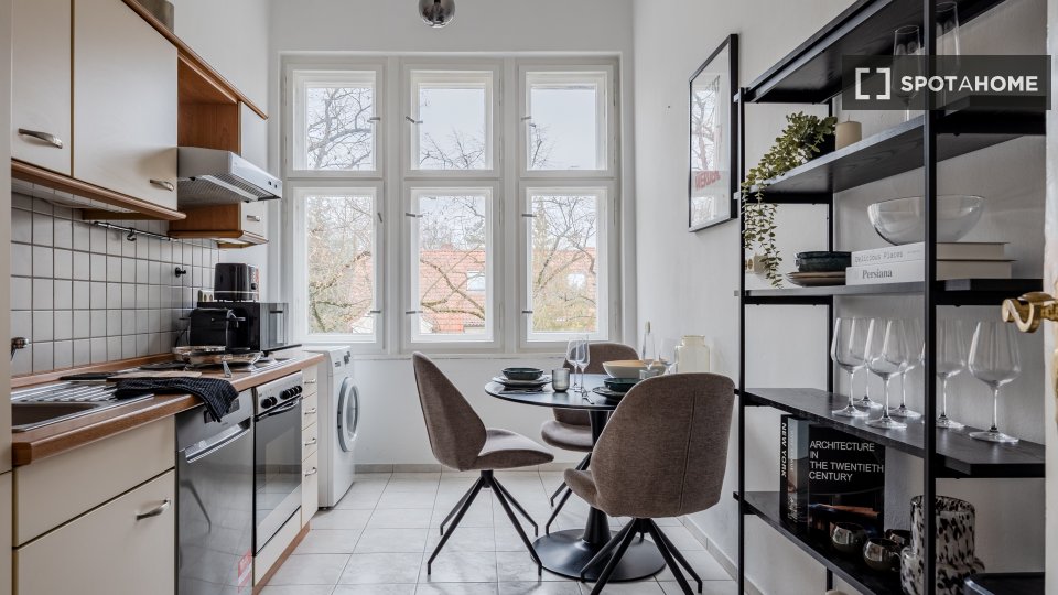 Apartment Berlin, 2 beds, 62m² — photo 2