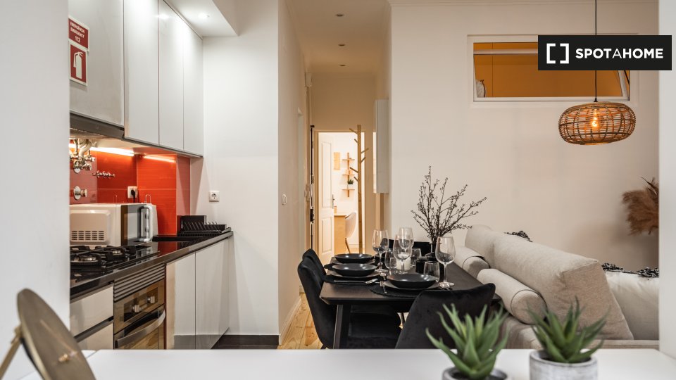 Apartment Lisbon, 2 beds, 75m² — photo 13