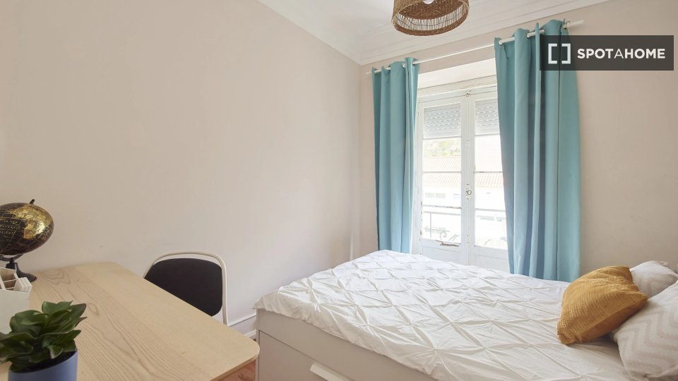 Double room Lisbon, 4 beds — photo 4