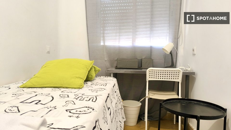 Double room Madrid, 3 beds, 70m² — photo 20