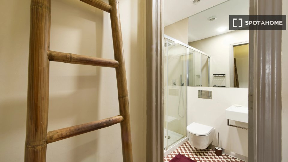 Apartment Lisbon, 1 bed — photo 15